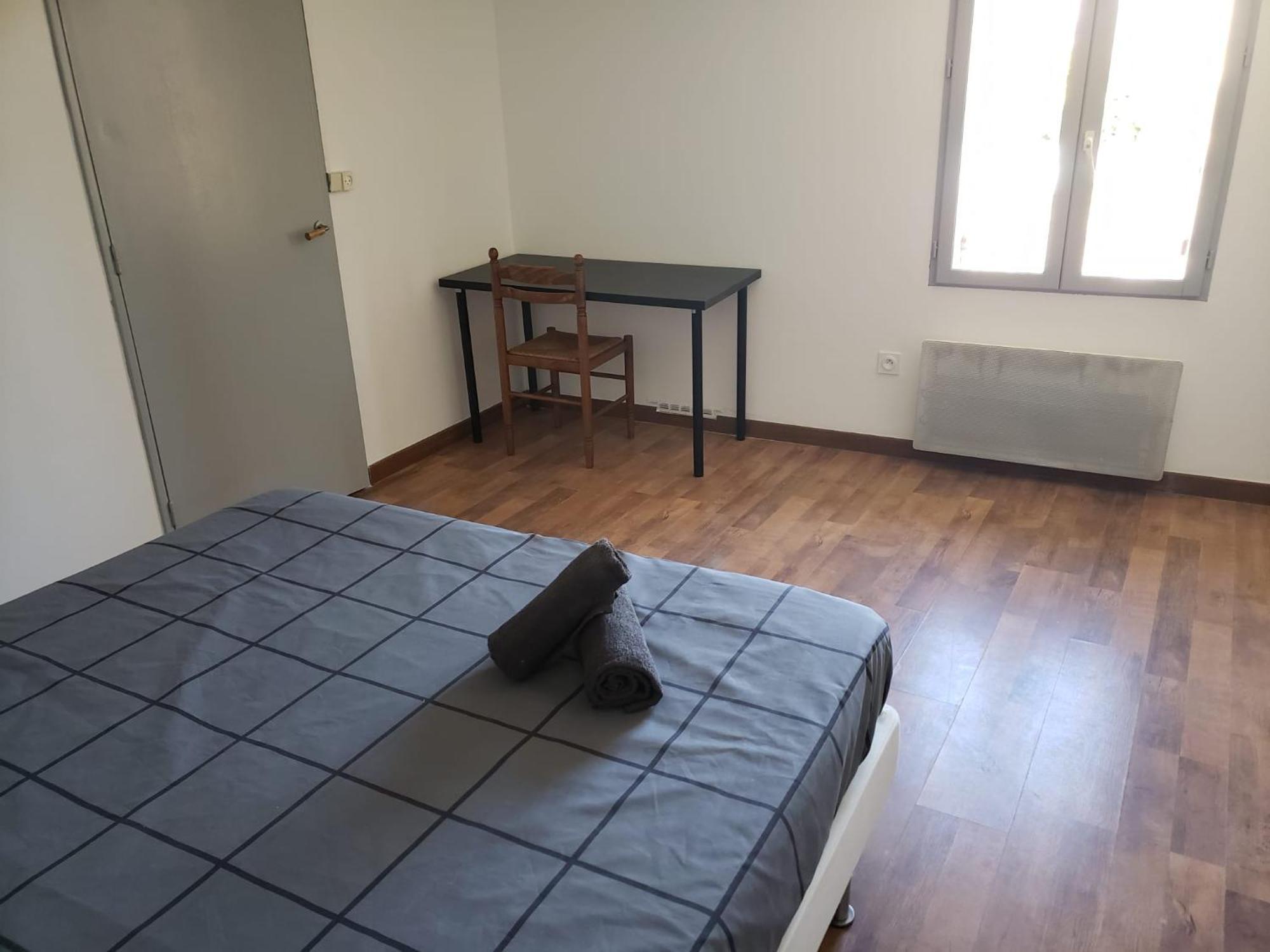 Chambres Meublees Et Spacieuses LʼIsle-Jourdain Kamer foto