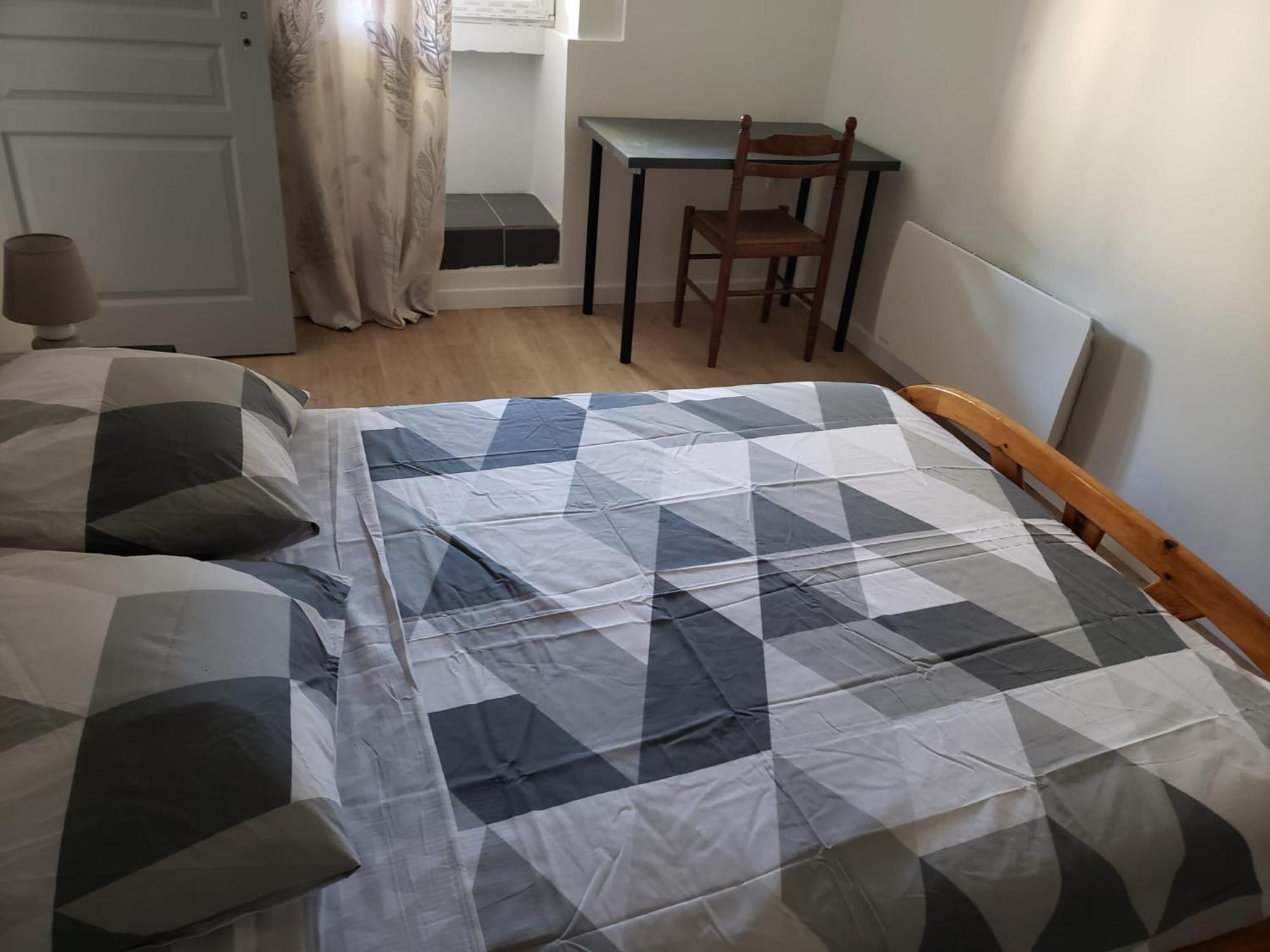 Chambres Meublees Et Spacieuses LʼIsle-Jourdain Buitenkant foto